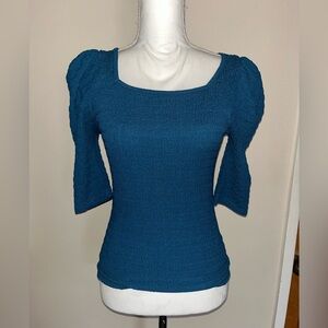 Pretty Textured Fitted Top with 3/4 Puff Sleeves Size Medium